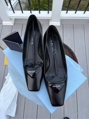 Prada Black Square-Toe Vernice Saffiano Leather Pumps
